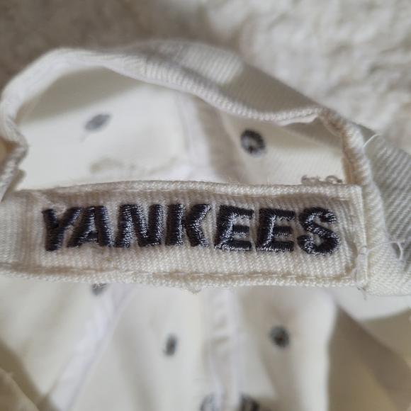 Men's American Needle New York Yankees 90's White w/Gray Velcro Back Adjustable - Picture 11 of 11